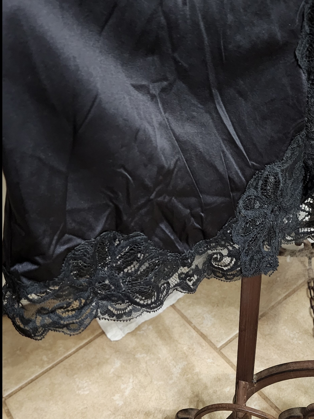 Vintage Shadowline Black Lace Hem Half Slip Medium Tall Women's Hard To Find USA
